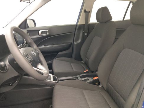 Used 2022 Hyundai Venue SE FWD image 17