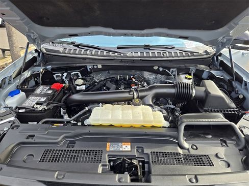 Used 2025 Ford Expedition Platinum w/ Stealth Appearance Package image 27