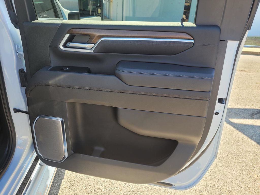 Used 2026 Chevrolet Silverado 2500 High Country AWD/4WD image 10