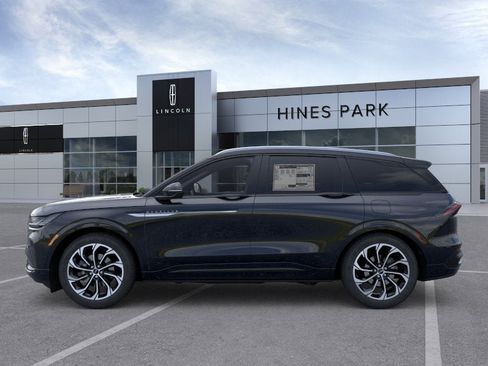 New 2026 Lincoln Nautilus Reserve AWD/4WD image 3