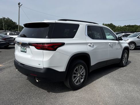 Used 2023 Chevrolet Traverse LT FWD image 5