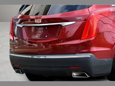 Used 2017 Cadillac XT5 Luxury w/ Driver Awareness Package AWD/4WD image 30