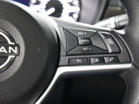 Used 2025 Nissan Altima 2.5 SV image 13