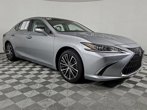 Certified 2025 Lexus ES 350 w/ Premium Package image 3