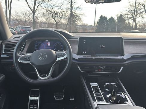 Used 2025 Volkswagen Atlas SEL Premium R-Line image 12