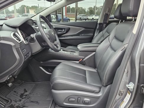 Used 2024 Nissan Murano SV image 3