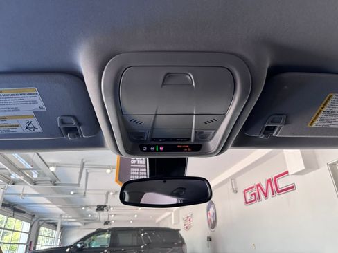 Certified 2024 GMC Terrain SLE w/ Driver Convenience Package AWD/4WD image 26