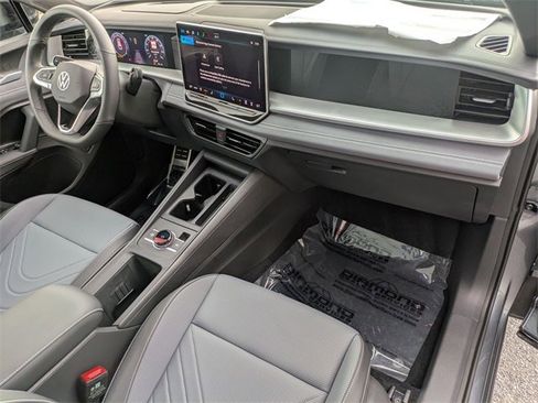 New 2025 Volkswagen Tiguan SE R-Line image 23