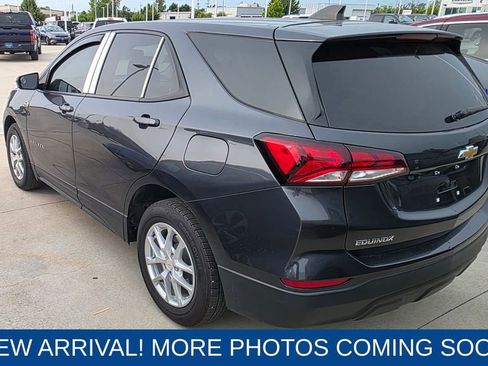 Used 2022 Chevrolet Equinox LS w/ LS Convenience Package image 2