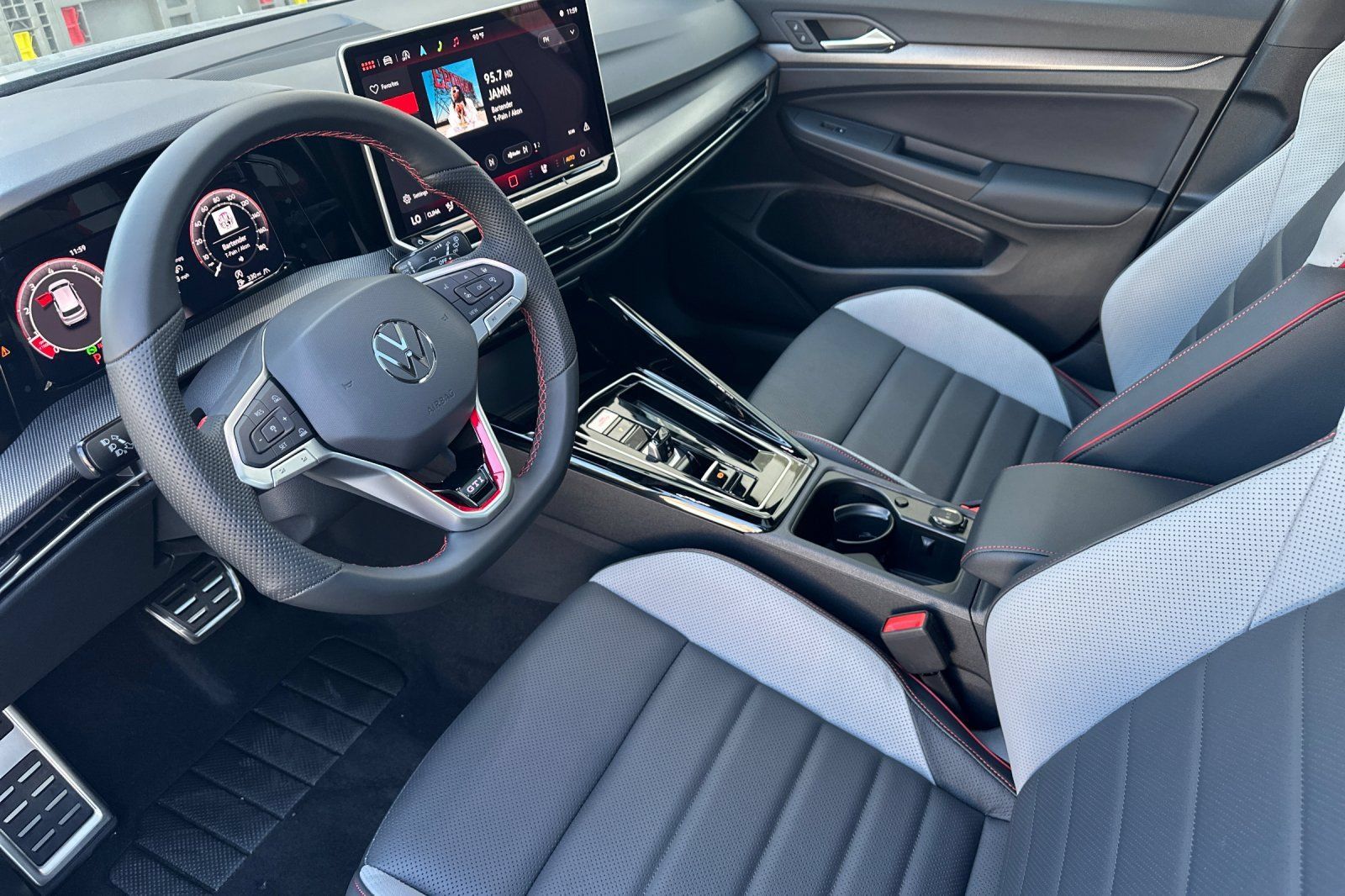 New 2026 Volkswagen GTI SE FWD image 8