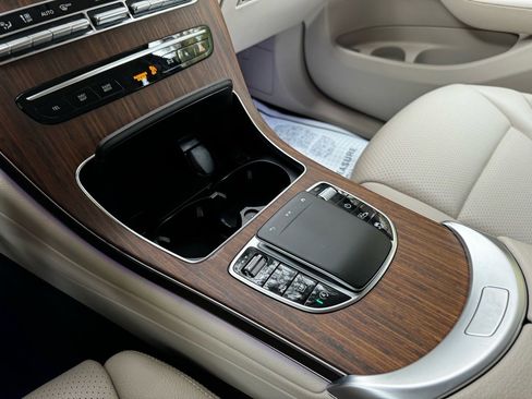 Used 2022 Mercedes-Benz GLC 300 4MATIC image 16