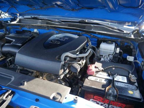 Used 2020 Toyota Tacoma TRD Off-Road w/ TRD Premium Off Road Package image 12