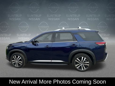 Used 2024 Nissan Pathfinder Platinum w/ Lighting Package (N93) AWD/4WD image 3