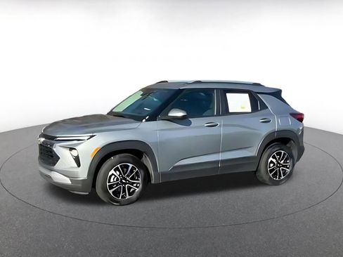 Used 2025 Chevrolet TrailBlazer LT image 11