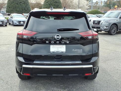 Used 2025 Nissan Rogue Platinum w/ Tech Package image 8