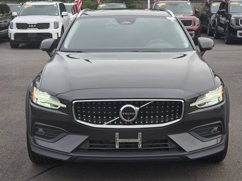 Used 2024 Volvo V60 B5 Cross Country Ultimate AWD/4WD image 2