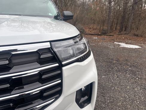 New 2026 Ford Explorer Active w/ Active Comfort Package image 3