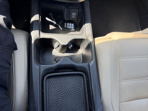 Used 2018 Honda CR-V Touring image 15