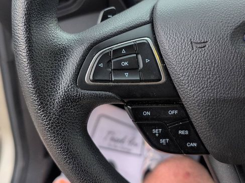 Used 2017 Ford Escape SE FWD image 23
