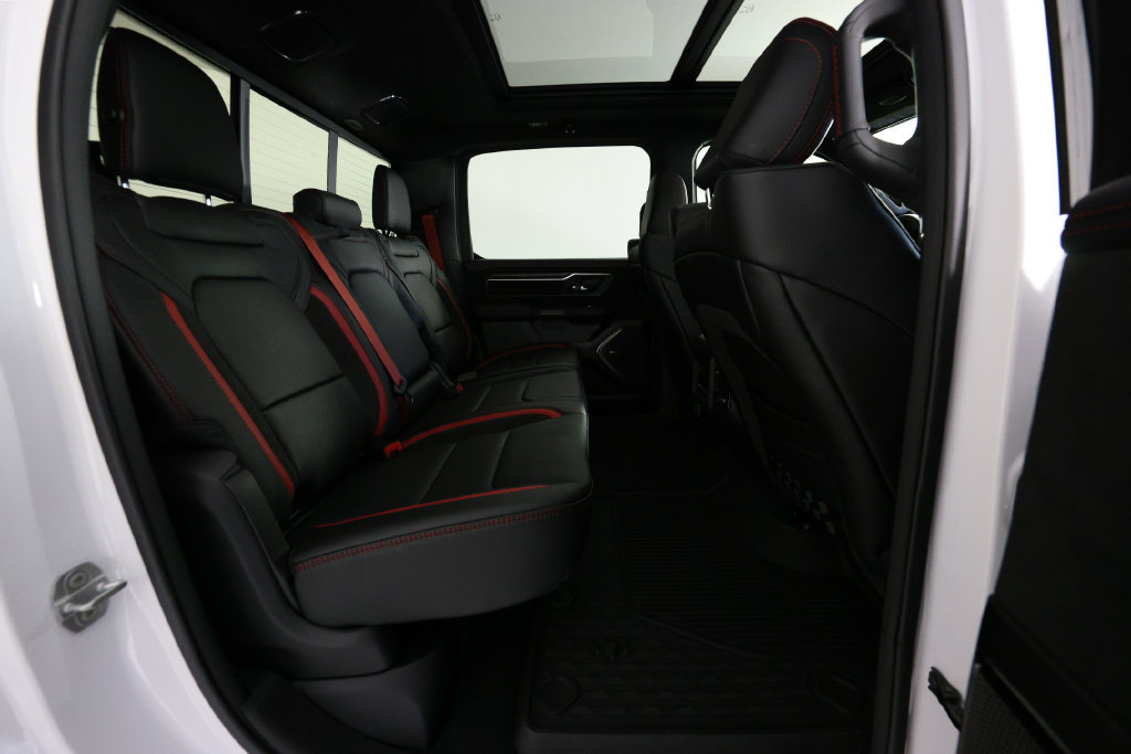 Used 2027 RAM 1500 4x4 Crew Cab image 12