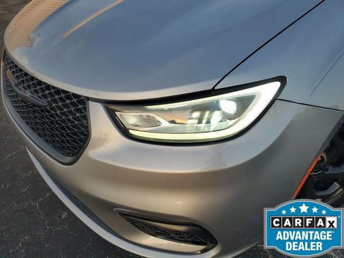 Used 2021 Chrysler Pacifica Limited w/ Premium & Safety Sphere Group image 18