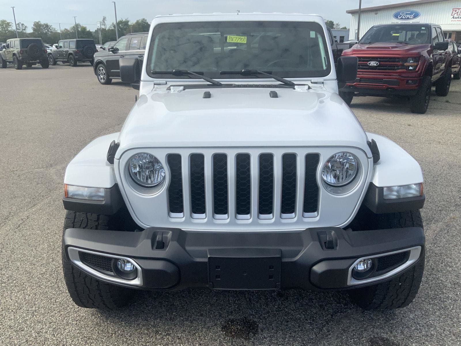 Used 2022 Jeep Gladiator Overland w/ Popular Equipment Package AWD/4WD image 3