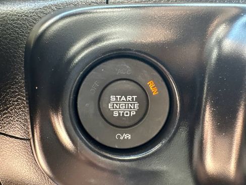 Used 2022 Jeep Gladiator Overland AWD/4WD image 28