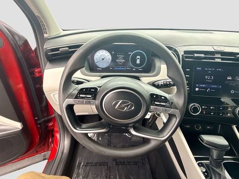 Certified 2024 Hyundai Tucson SE FWD image 11