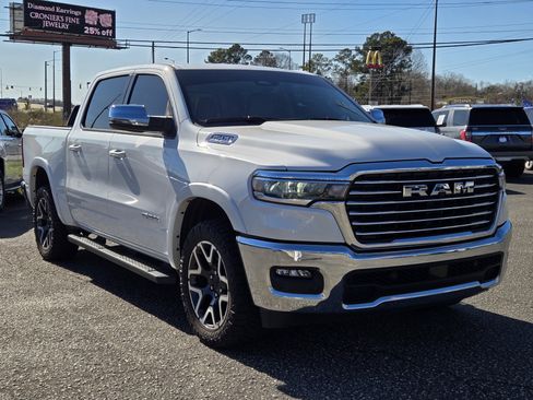 Used 2025 RAM 1500 Laramie image 4