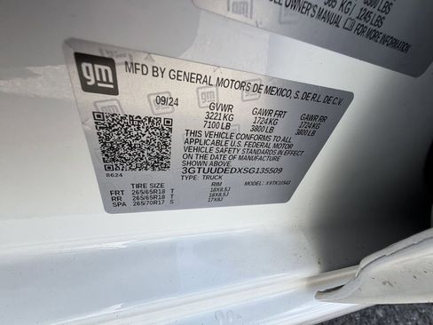 Certified 2025 GMC Sierra 1500 SLT AWD/4WD image 32