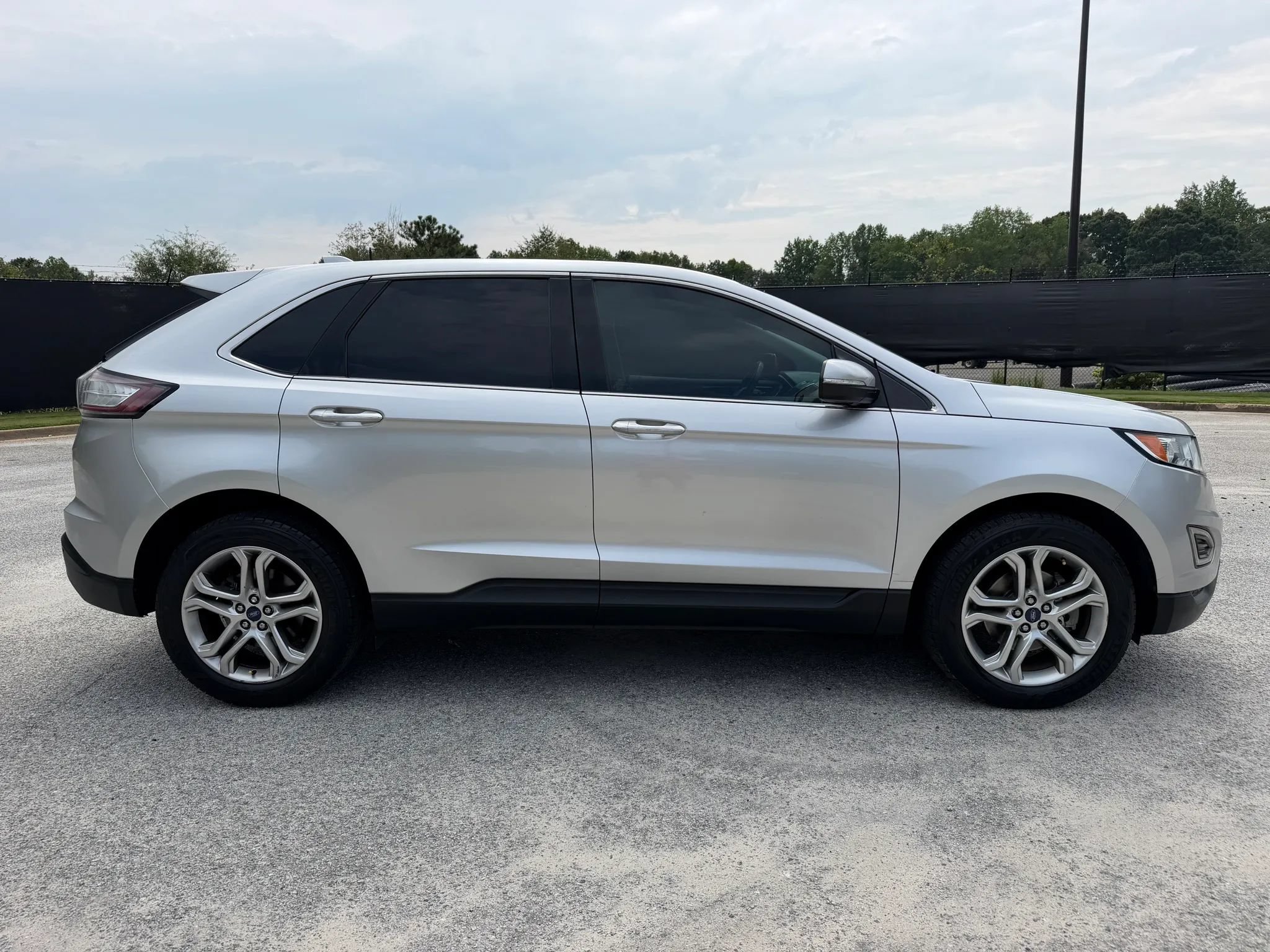 Used 2018 Ford Edge Titanium w/ Equipment Group 301A FWD image 6