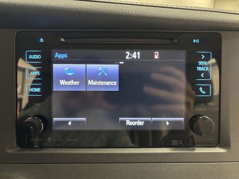 Used 2017 Toyota Sienna XLE image 21