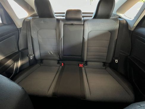 Used 2025 Volkswagen Jetta SE image 38