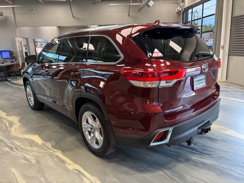 Used 2018 Toyota Highlander Limited AWD/4WD image 39