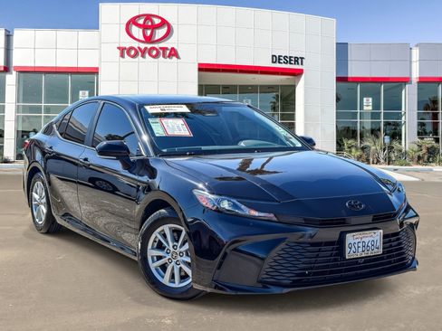 Certified 2025 Toyota Camry LE FWD image 1
