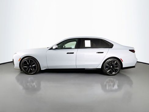 Certified 2025 BMW 740i image 4