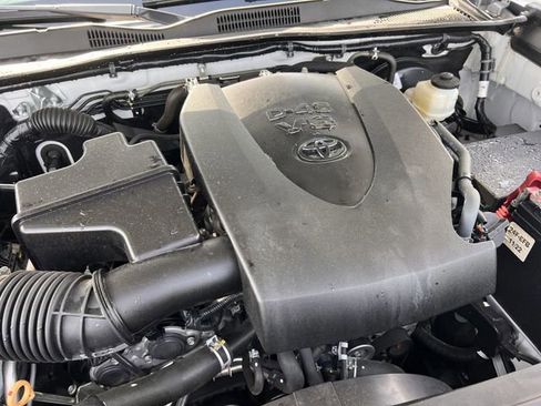 Used 2019 Toyota Tacoma TRD Sport w/ Technology Package RWD image 33