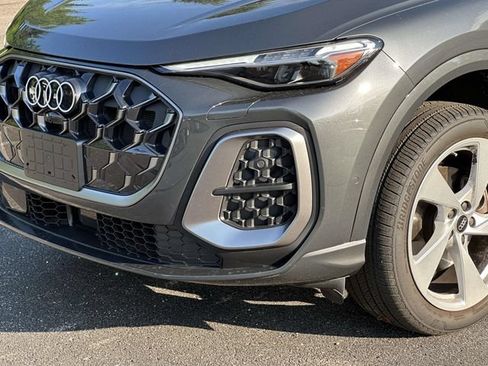 Certified 2025 Audi Q5 Premium Plus w/ Premium Plus AWD/4WD image 8