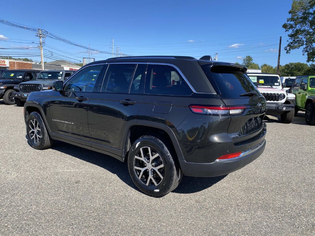 Certified 2023 Jeep Grand Cherokee Limited AWD/4WD image 7