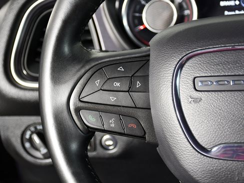 Used 2016 Dodge Challenger SXT RWD image 11