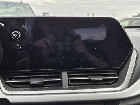 Used 2024 Chevrolet Trax LS w/ LS Convenience Package image 9