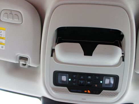 Used 2025 Ford Expedition Active AWD/4WD image 33