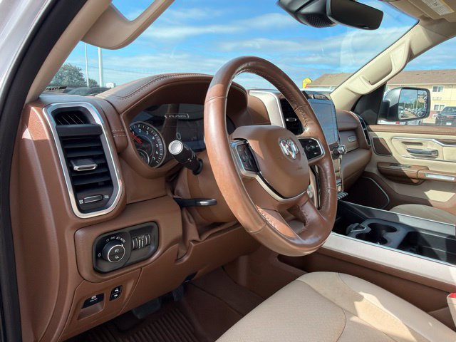 Used 2019 RAM 1500 Laramie AWD/4WD image 16