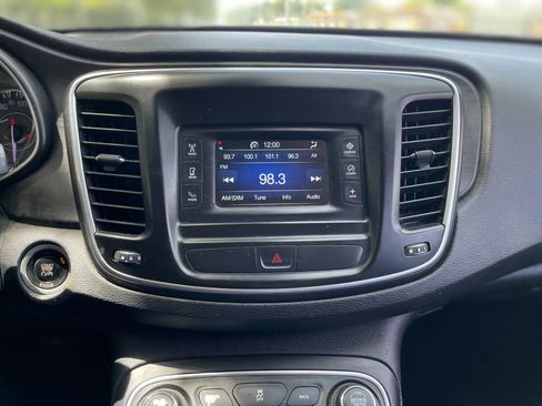 Used 2015 Chrysler 200 Limited w/ Convenience Group FWD image 18