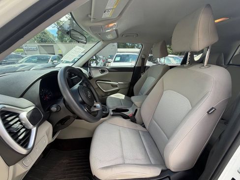 Used 2021 Kia Soul LX FWD image 11