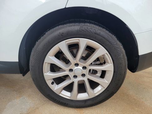 Used 2025 Land Rover Range Rover Sport SE image 17