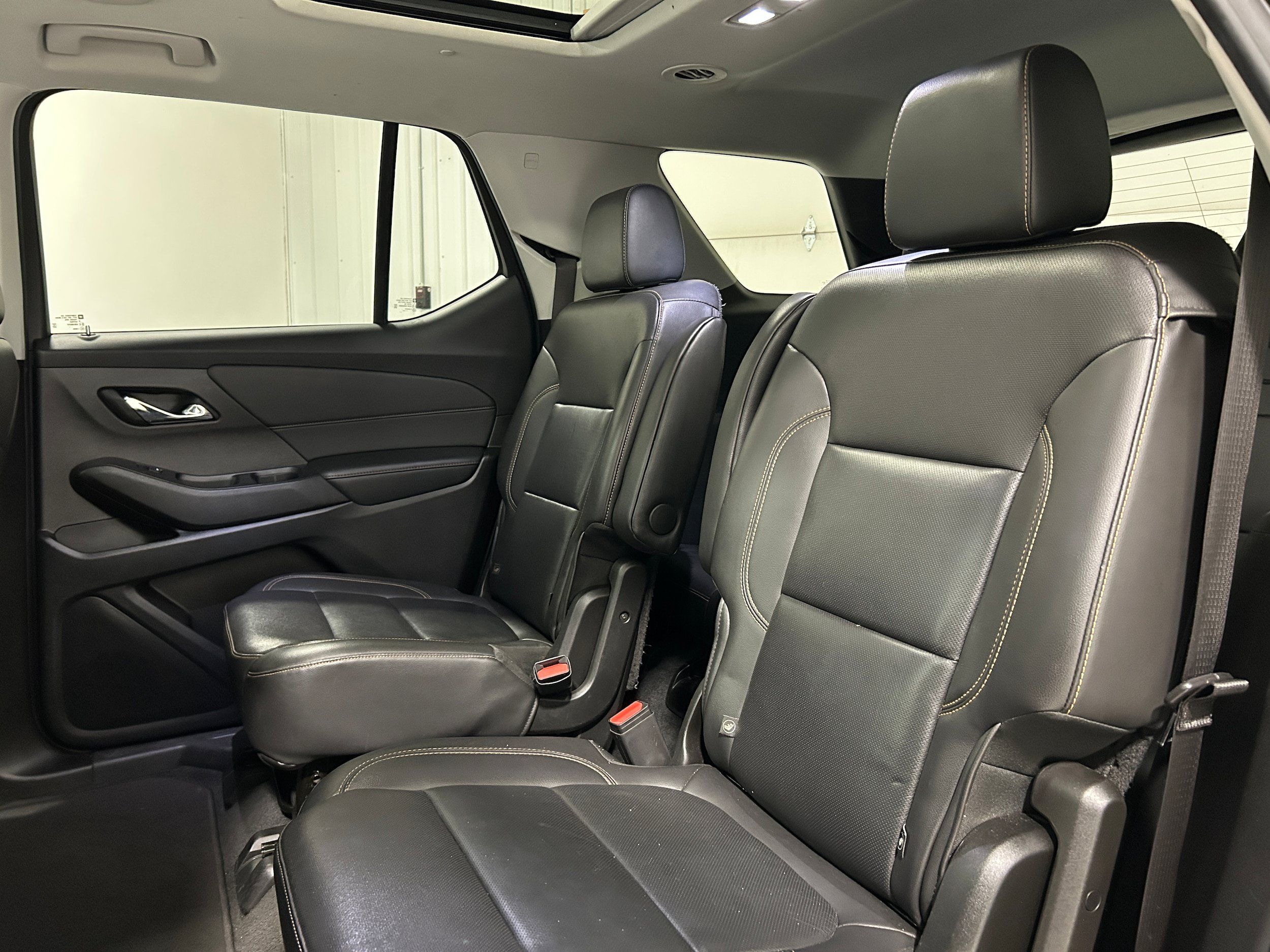 Used 2021 Chevrolet Traverse Premier w/ Redline Edition AWD/4WD image 31