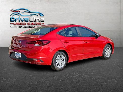 Used 2019 Hyundai Elantra SE image 2