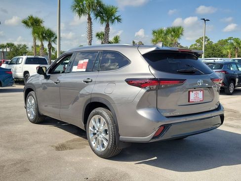 New 2026 Toyota Highlander Limited AWD/4WD image 6