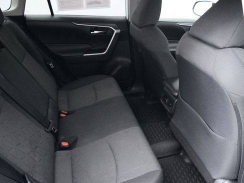 Used 2020 Toyota RAV4 XLE w/ Carpet Mat Package AWD/4WD image 14